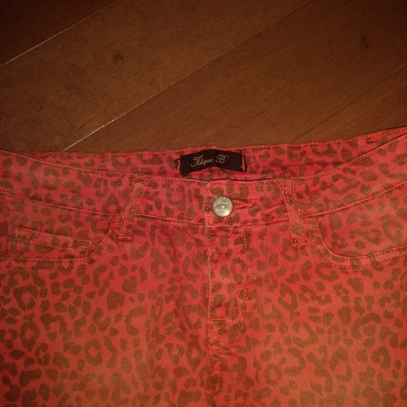Leopard shorts - Picture 3 of 3